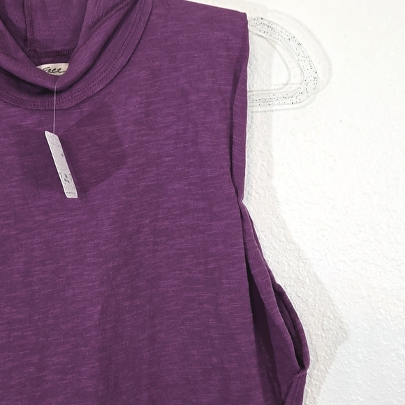 *NWT* We The Free Boysenberry Mock Neck Sleeveless Xena Tank School Work, size S - Picture 4 of 7